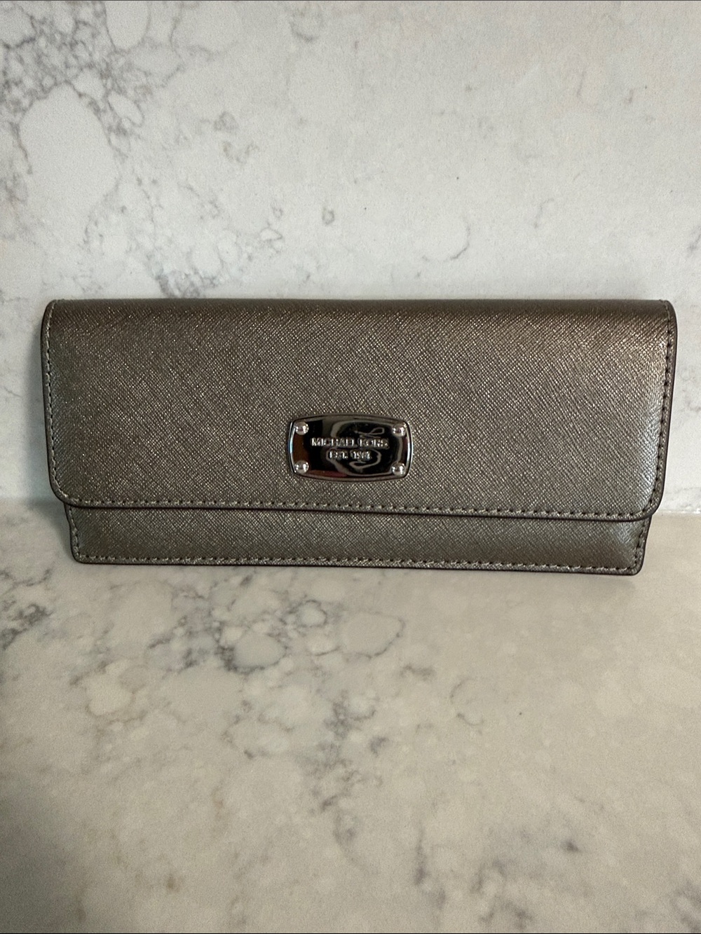 Michael Kors Pewter Metallic Continental Slim Wallet w/Logo Plaque- never used